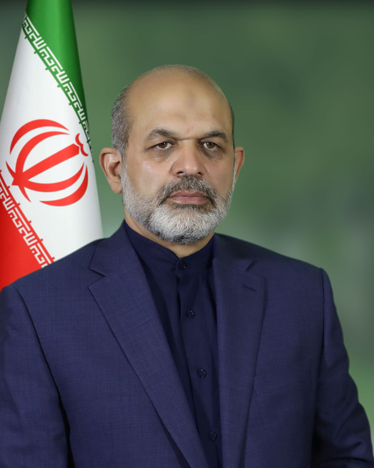 احمد وحیدی، فرمانده کل سپاه کیست؟